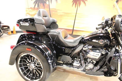 2025 Harley-Davidson Trike FLHTCUTG - Tri Glide Ultra