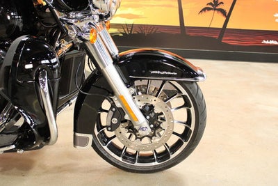 2025 Harley-Davidson Trike FLHTCUTG - Tri Glide Ultra