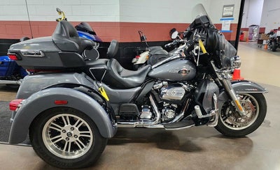 2022 Harley-Davidson FLHTCUTG - Tri Glide Ultra Base