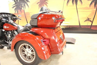 2024 Harley-Davidson Trike FLHTCUTG - Tri Glide Ultra
