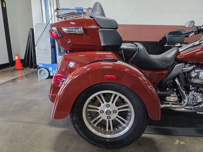 2024 Harley-Davidson Trike FLHTCUTG - Tri Glide Ultra