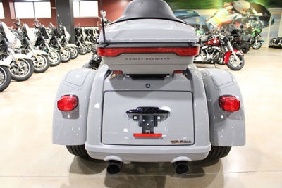2025 Harley-Davidson FLHTCUTG - Tri Glide Ultra Base