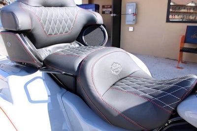 2025 Harley-Davidson FLHTCUTG - Tri Glide Ultra Base