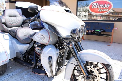 2025 Harley-Davidson FLHTCUTG - Tri Glide Ultra Base