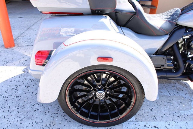 2025 Harley-Davidson FLHTCUTG - Tri Glide Ultra Base