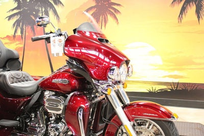 2016 Harley-Davidson Trike FLHTCUTG - Tri Glide Ultra