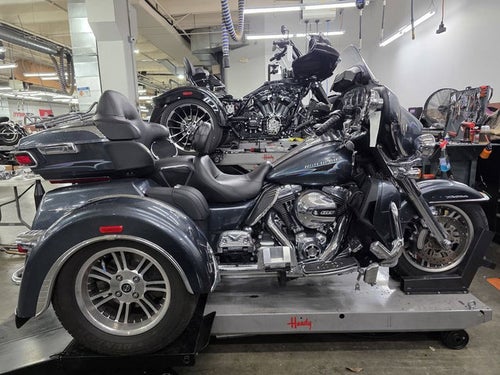 2015 Harley-Davidson Trike FLHTCUTG - Tri-Glide Ultra