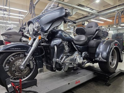 2015 Harley-Davidson Trike FLHTCUTG - Tri-Glide Ultra