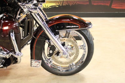 2011 Harley-Davidson Trike FLHTCUTG - Tri Glide Ultra Classic