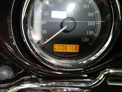 2011 Harley-Davidson Trike FLHTCUTG - Tri Glide Ultra Classic