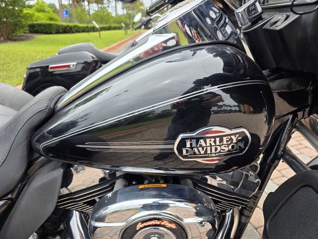 2011 Harley-Davidson FLHTCUTG - Tri Glide Ultra Classic Base