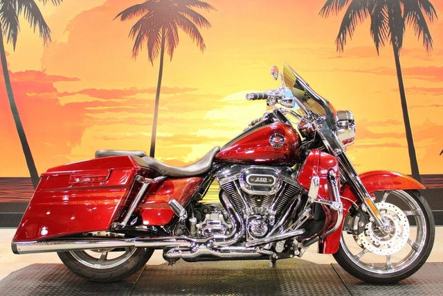 2013 Harley-Davidson Touring FLHRSE5 - CVO Road King