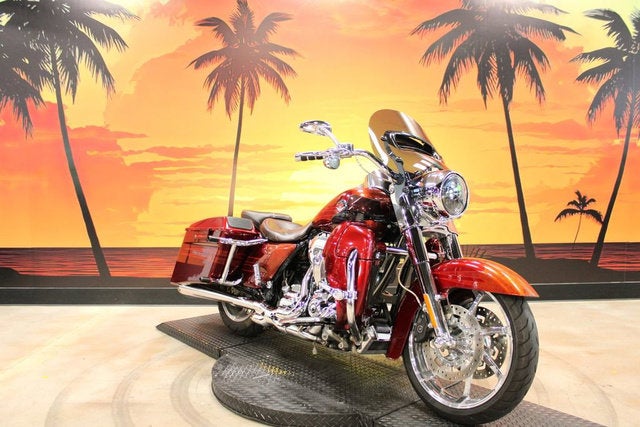 2013 Harley-Davidson Touring FLHRSE5 - CVO Road King