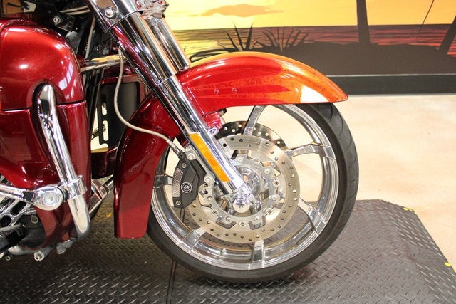2013 Harley-Davidson Touring FLHRSE5 - CVO Road King
