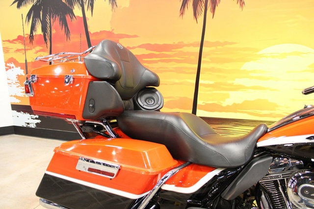 2012 Harley-Davidson FLHTCUSE7 - CVO Ultra Classic Electra Glide Base