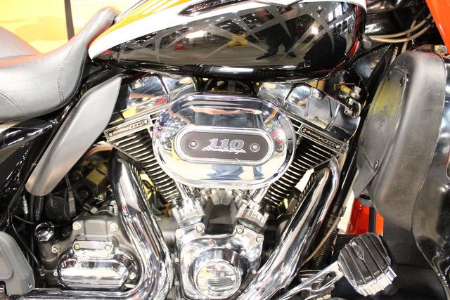 2012 Harley-Davidson FLHTCUSE7 - CVO Ultra Classic Electra Glide Base
