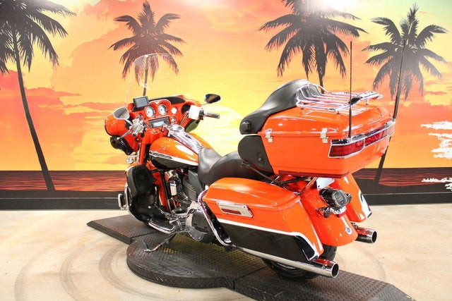 2012 Harley-Davidson FLHTCUSE7 - CVO Ultra Classic Electra Glide Base