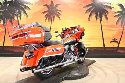 2012 Harley-Davidson FLHTCUSE7 - CVO Ultra Classic Electra Glide Base