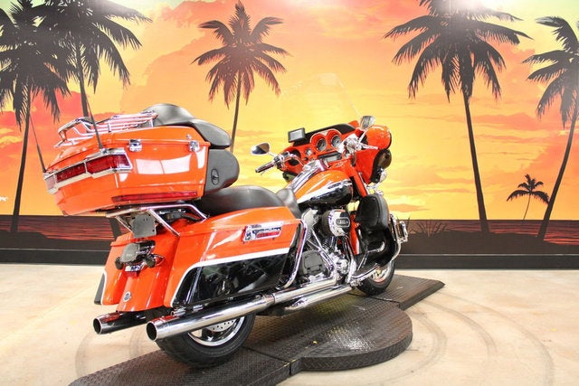 2012 Harley-Davidson FLHTCUSE7 - CVO Ultra Classic Electra Glide Base
