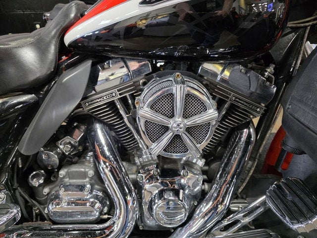 2012 Harley-Davidson FLHTCUSE7 - CVO Ultra Classic Electra Glide Base