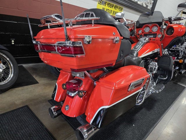 2012 Harley-Davidson FLHTCUSE7 - CVO Ultra Classic Electra Glide Base