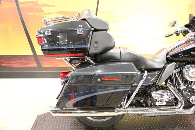 2013 Harley-Davidson FLHTCUSE8 - CVO Ultra Classic Electra Glide Base