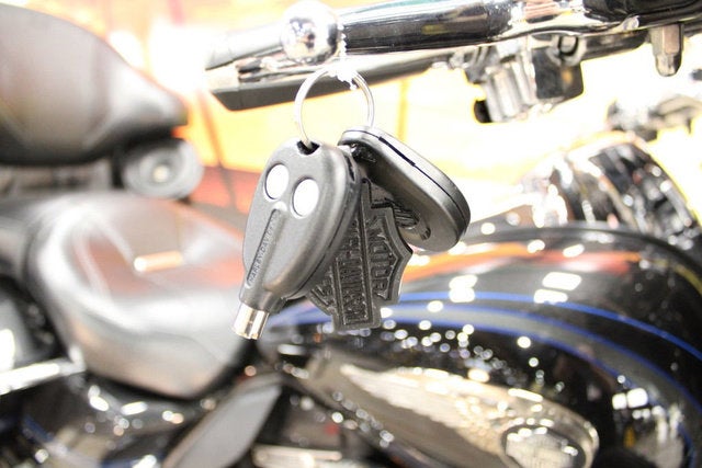 2013 Harley-Davidson FLHTCUSE8 - CVO Ultra Classic Electra Glide Base