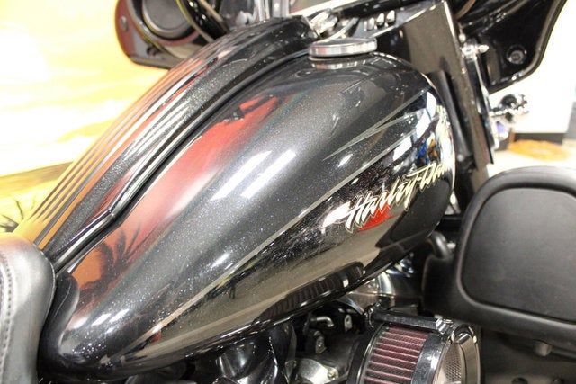 2017 Harley-Davidson FLHXSE - CVO Street Glide Base