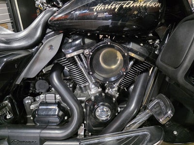 2017 Harley-Davidson FLHXSE - CVO Street Glide Base
