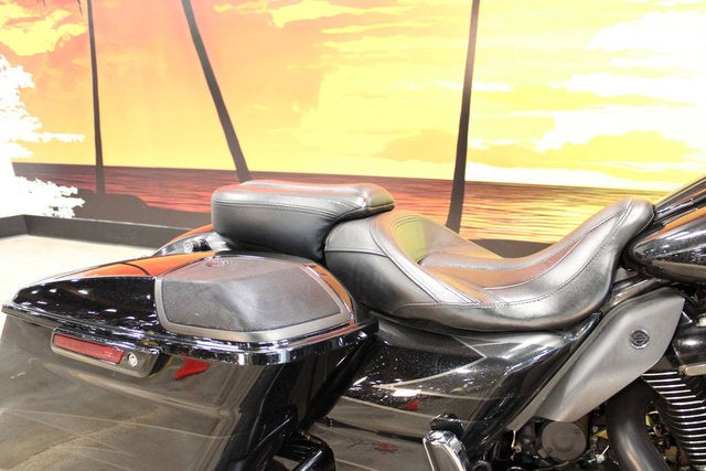 2017 Harley-Davidson FLHXSE - CVO Street Glide Base