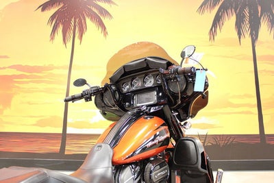 2017 Harley-Davidson FLHXSE - CVO Street Glide Base