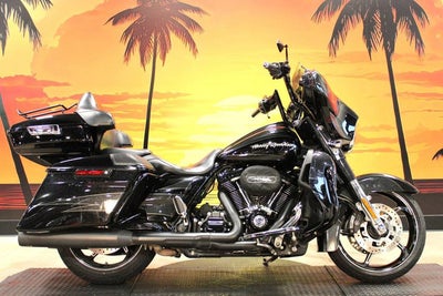 2017 Harley-Davidson FLHXSE - CVO Street Glide Base