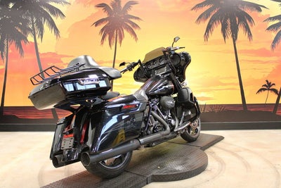 2017 Harley-Davidson FLHXSE - CVO Street Glide Base