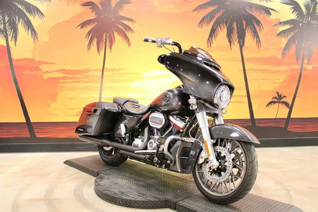 2020 Harley-Davidson FLHXSE - CVO Street Glide Base