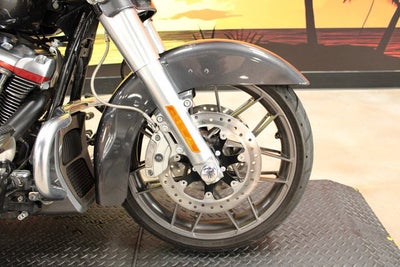 2020 Harley-Davidson FLHXSE - CVO Street Glide Base