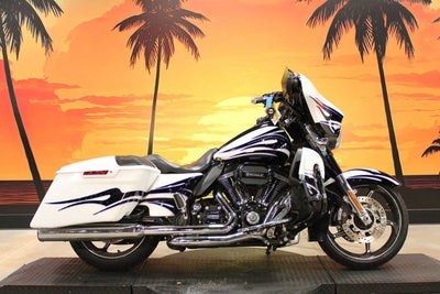 2016 Harley-Davidson FLHXSE - CVO Street Glide Base