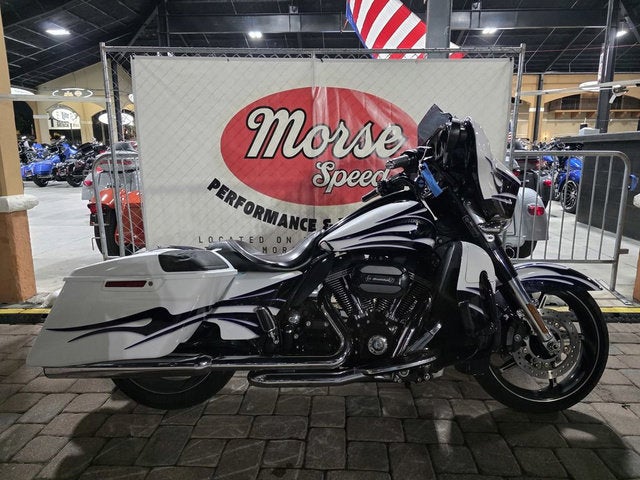 2016 Harley-Davidson FLHXSE - CVO Street Glide Base