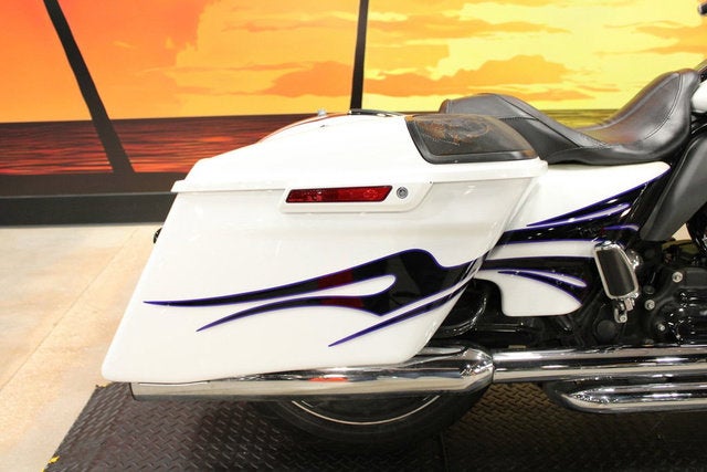 2016 Harley-Davidson FLHXSE - CVO Street Glide Base
