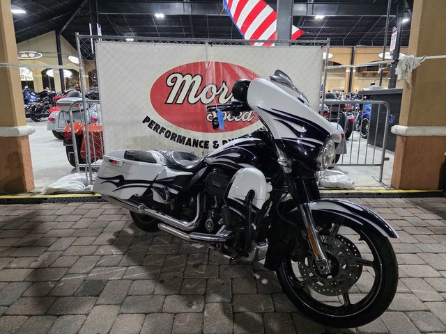 2016 Harley-Davidson FLHXSE - CVO Street Glide Base