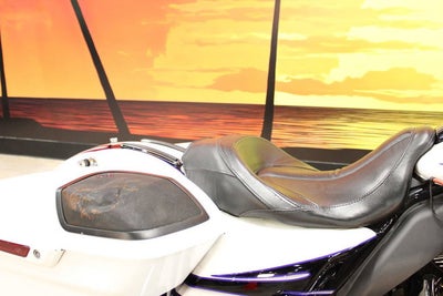 2016 Harley-Davidson FLHXSE - CVO Street Glide Base
