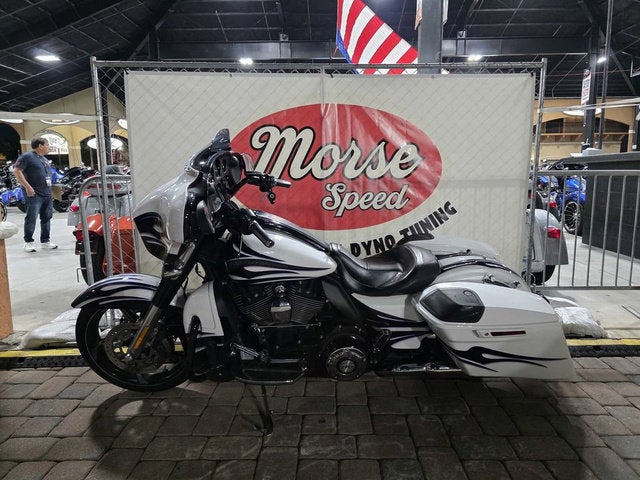 2016 Harley-Davidson FLHXSE - CVO Street Glide Base