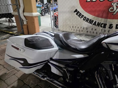 2016 Harley-Davidson FLHXSE - CVO Street Glide Base