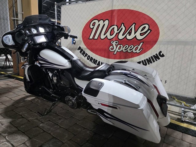 2016 Harley-Davidson FLHXSE - CVO Street Glide Base