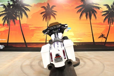 2016 Harley-Davidson FLHXSE - CVO Street Glide Base