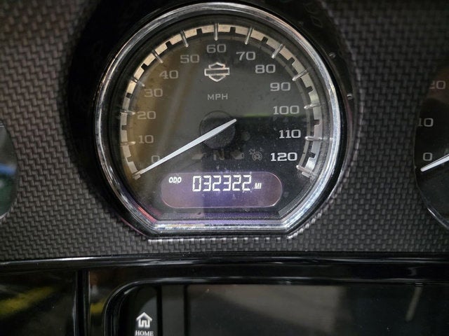 2016 Harley-Davidson FLHXSE - CVO Street Glide Base