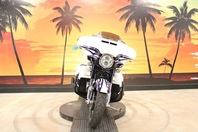 2016 Harley-Davidson FLHXSE - CVO Street Glide Base