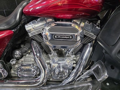 2016 Harley-Davidson FLHXSE - CVO Street Glide Base