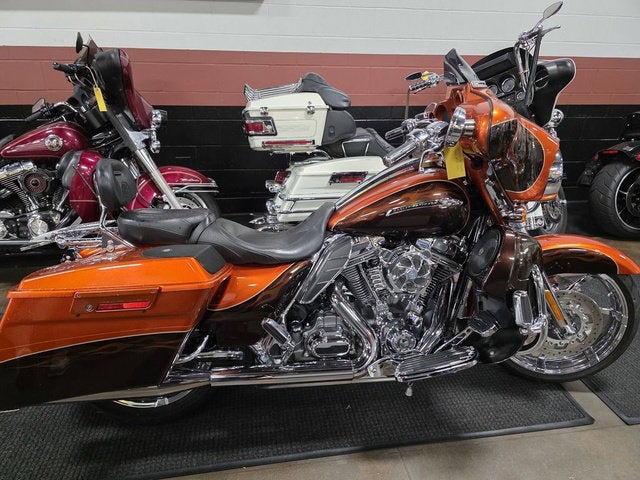 2012 Harley-Davidson FLHXSE3 - CVO Street Glide Base