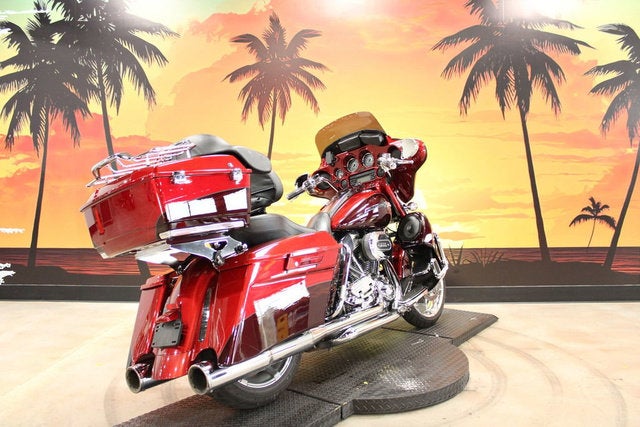 2012 Harley-Davidson FLHXSE3 - CVO Street Glide Base