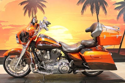 2012 Harley-Davidson FLHXSE3 - CVO Street Glide Base